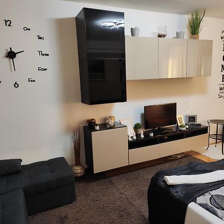 Heni Apartman Nagykanizsa Buitenkant foto