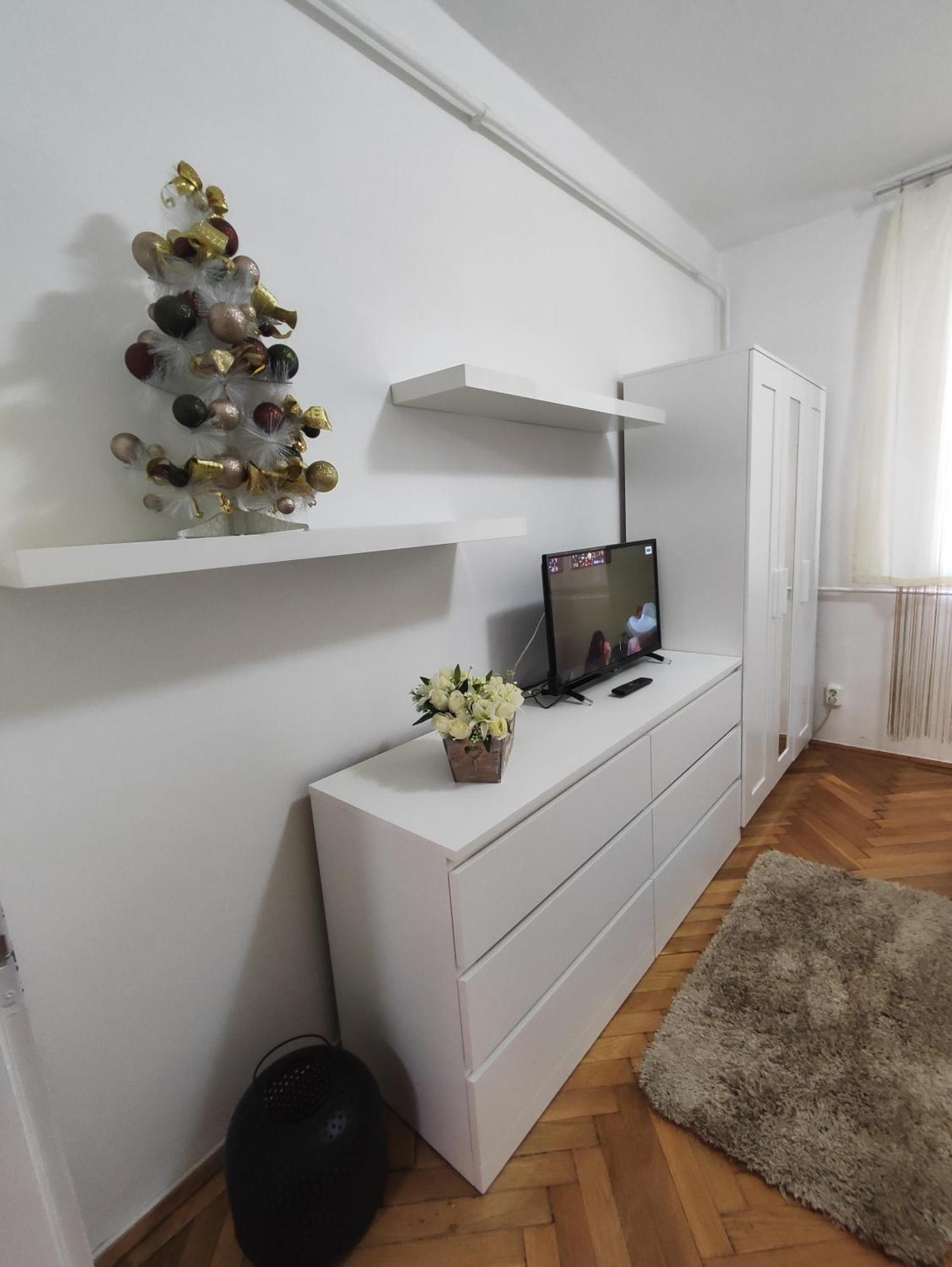 Heni Apartman Nagykanizsa Buitenkant foto