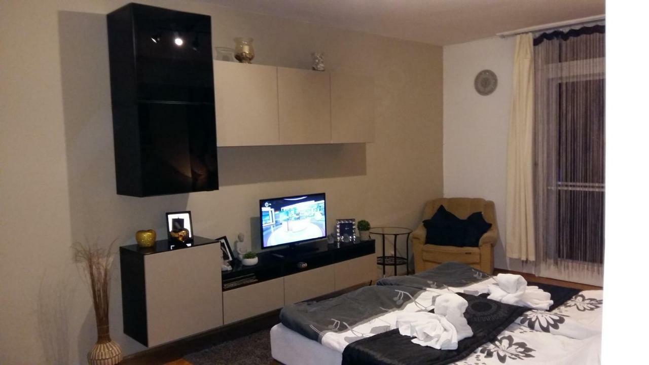 Heni Apartman Nagykanizsa Buitenkant foto
